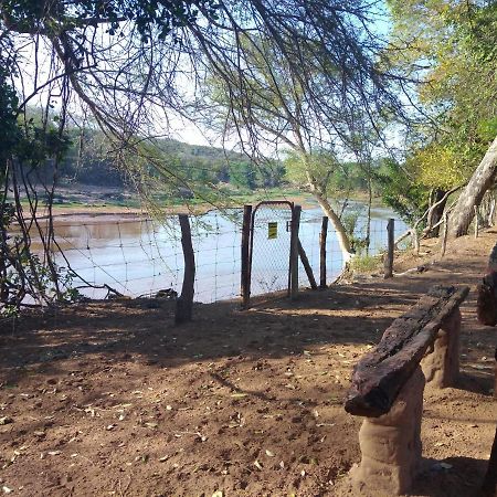 Nthakeni Bush & River Camp Pafuri Gate Екстериор снимка