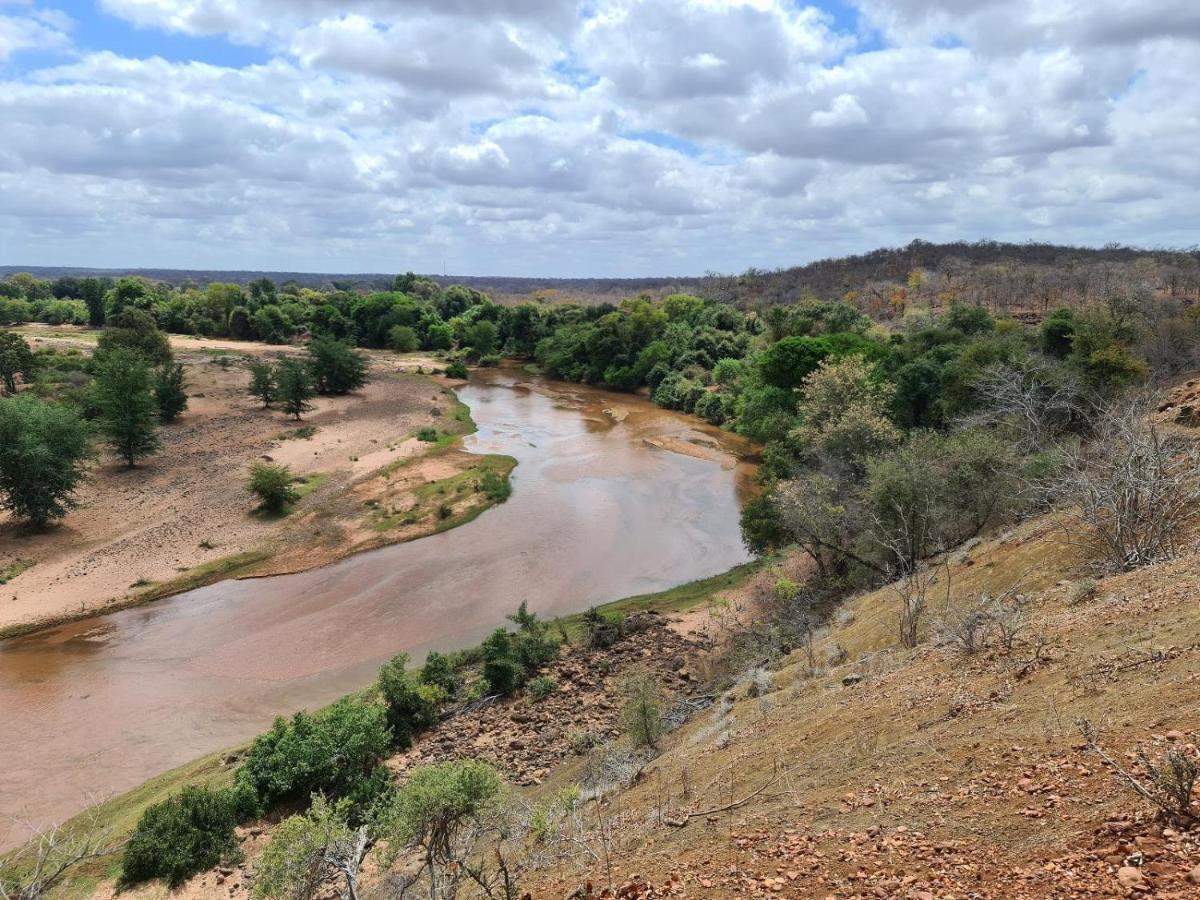 Nthakeni Bush & River Camp Pafuri Gate Екстериор снимка