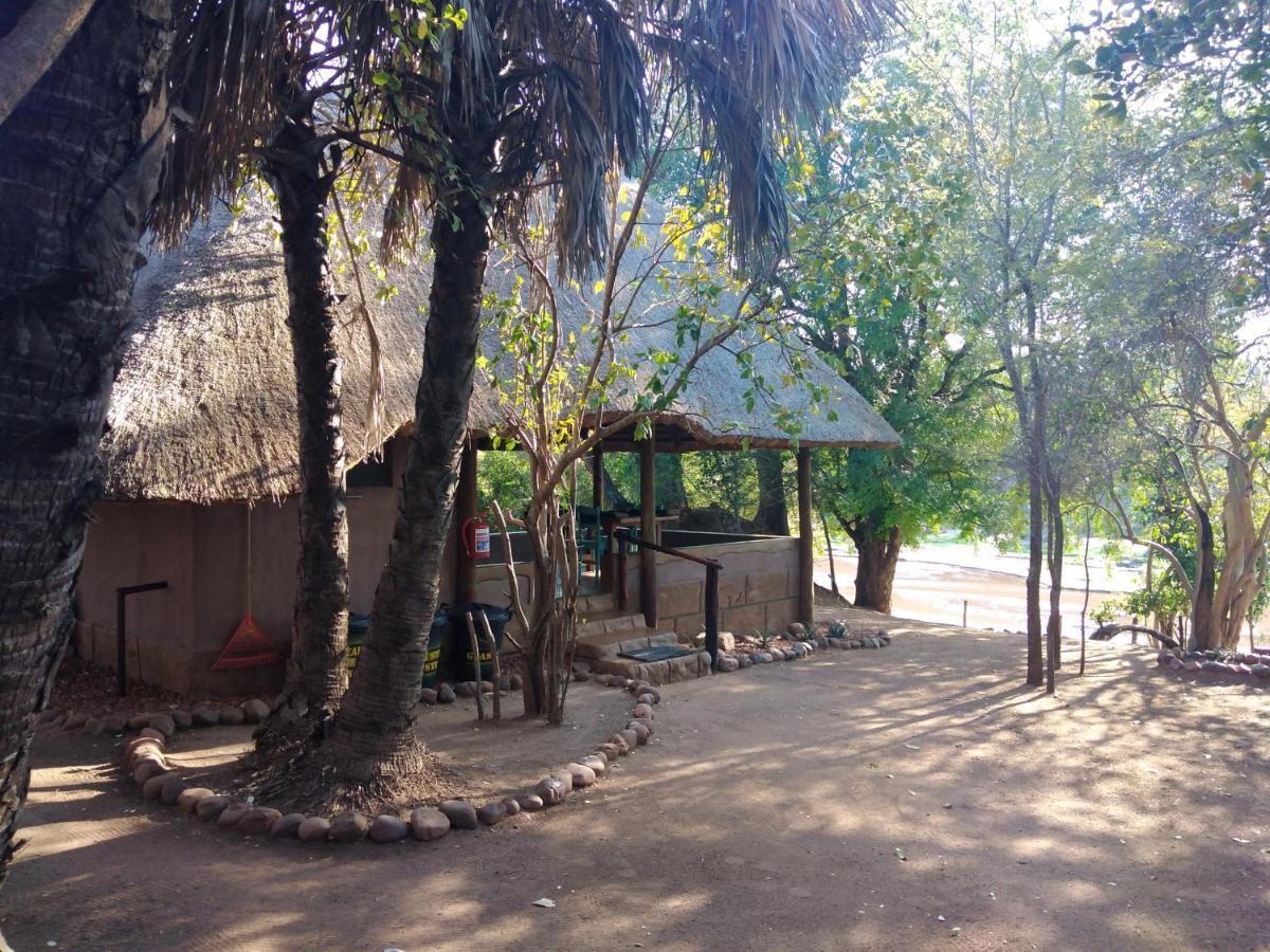 Nthakeni Bush & River Camp Pafuri Gate Екстериор снимка