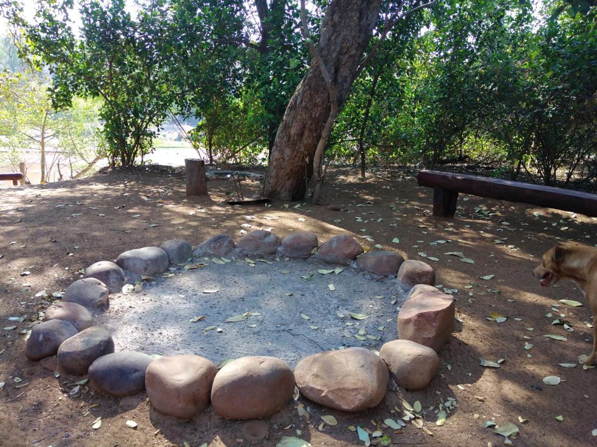 Nthakeni Bush & River Camp Pafuri Gate Екстериор снимка