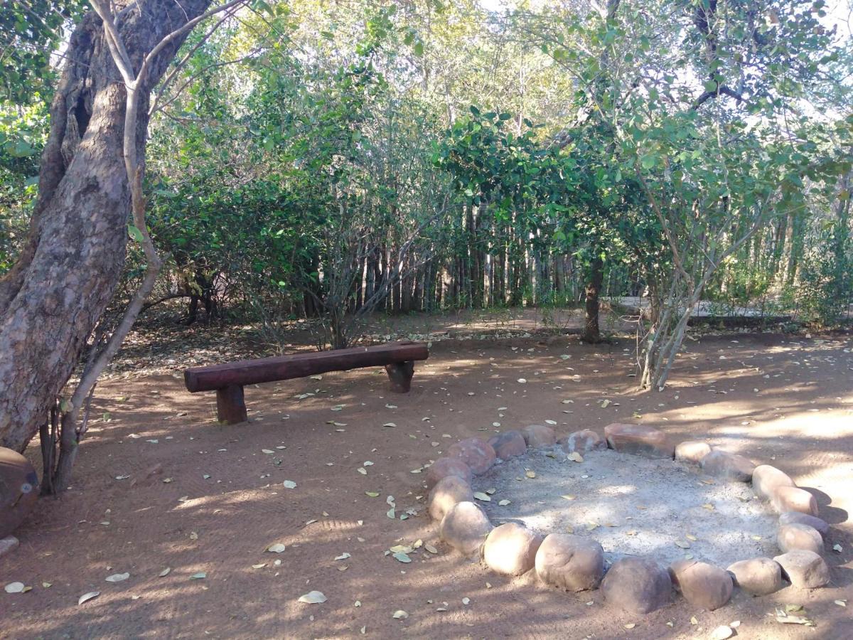 Nthakeni Bush & River Camp Pafuri Gate Екстериор снимка