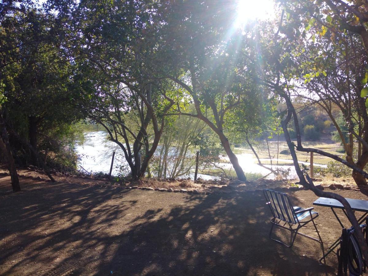 Nthakeni Bush & River Camp Pafuri Gate Екстериор снимка